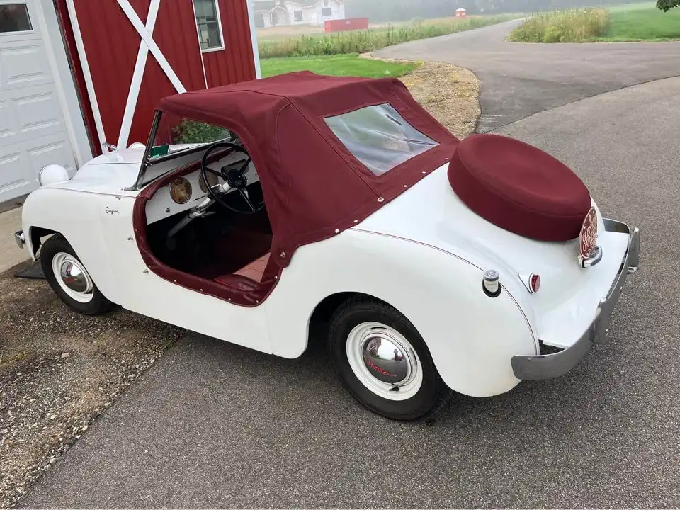 1950 Crosley Automobile in USA Deckersauto Photoshoot 