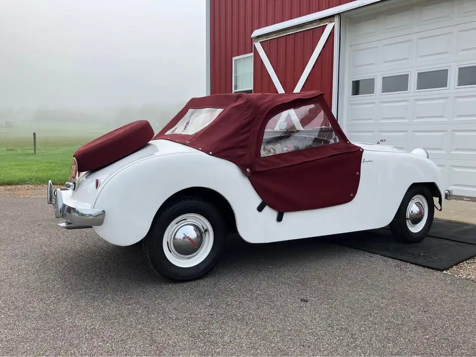 1950 Crosley Automobile in USA Deckersauto Photoshoot 