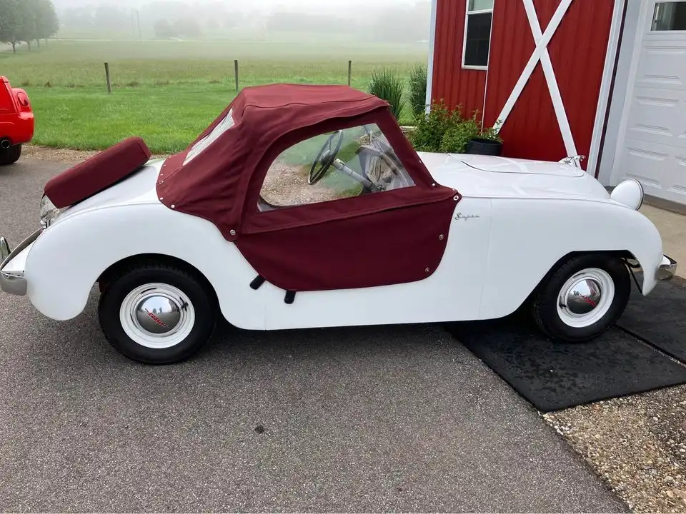 1950 Crosley Automobile in USA Deckersauto Photoshoot 