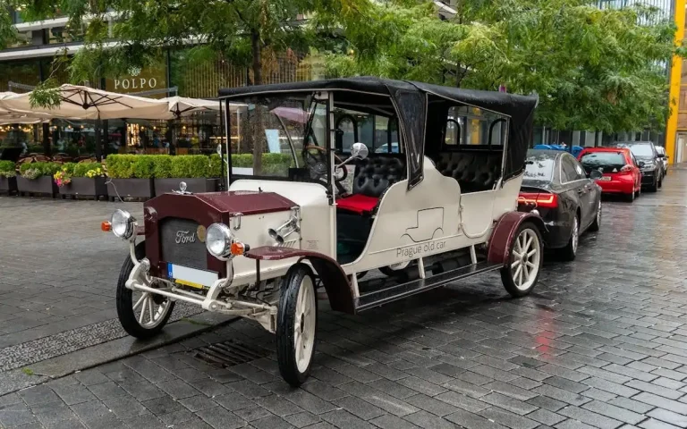 122 year old car brand struggles